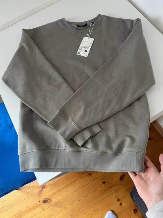 Pull & Bear Sweat Shirt - Loot Yaar